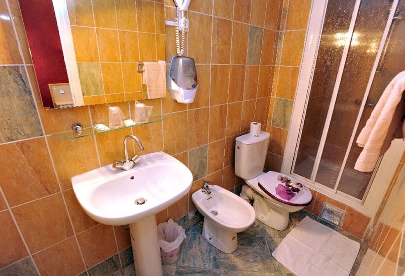 اتاق استاندارد, Altona