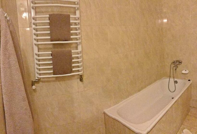 اتاق استاندارد, Geneva Hotel 800 метрів від Mcdonald S