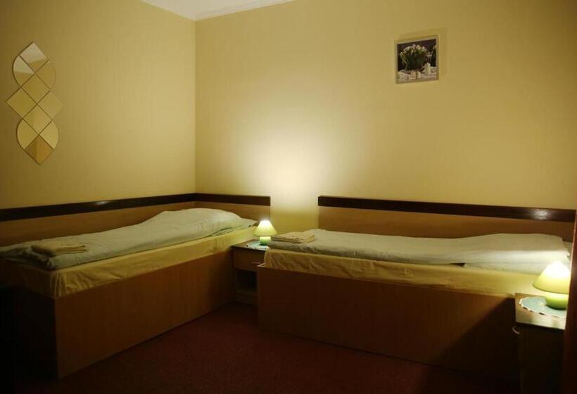 Номер Стандарт Трехместный, Motel Orgován