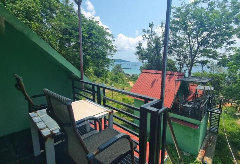 اتاق استاندارد با سرویس بهداشتی مشترک, Plankton Bungalow And Camping