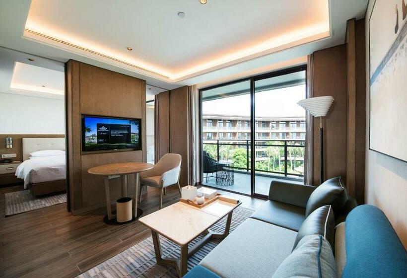 Люкс Повышенной Комфортности, Wingate By Wyndham Hainan Chengmai