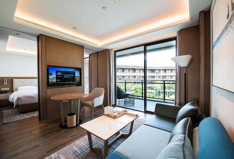 Номер Deluxe Кровать Кинг, Wingate By Wyndham Hainan Chengmai