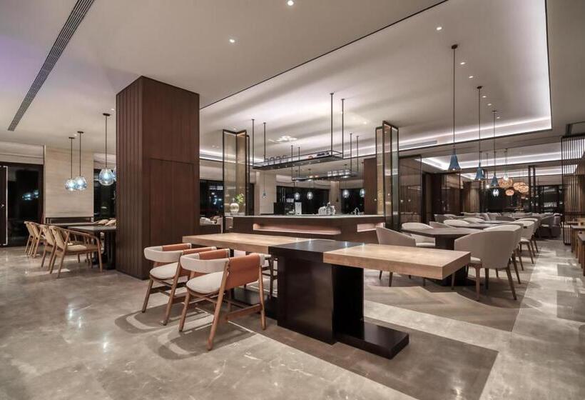 Номер Deluxe, Wingate By Wyndham Hainan Chengmai