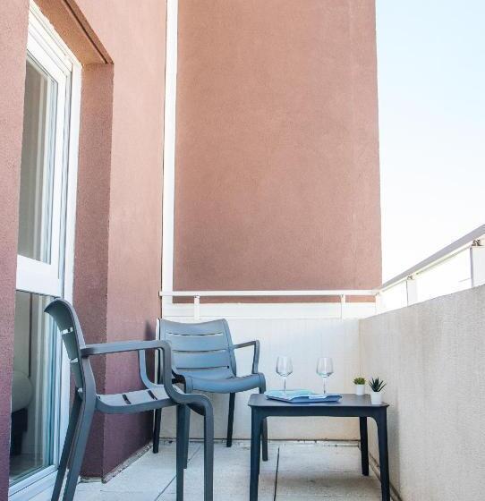 スーペリアスタジオ, Twenty Business Flats Nîmes Trigone