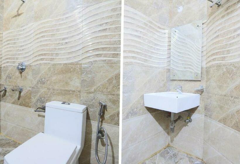 Трехместный Номер Классика, Oyo 65630  New Raj Kamal