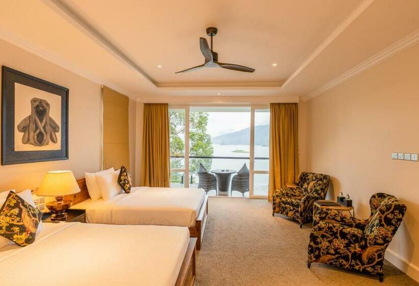 اتاق لوکس با چشم‌انداز دریاچه, Villa Serenity