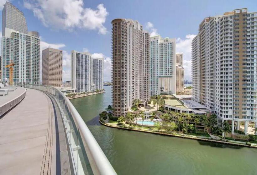 带海景的复工套房, Icon Brickell Residences