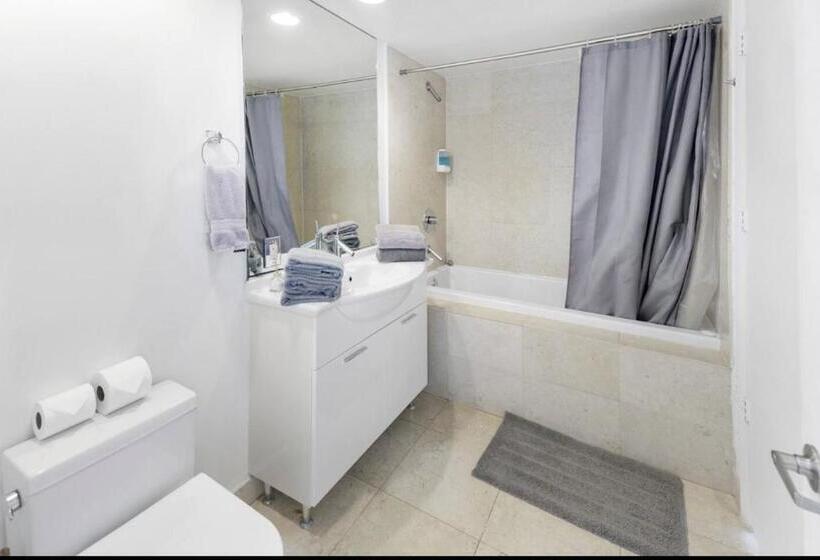 带海景的复工套房, Icon Brickell Residences
