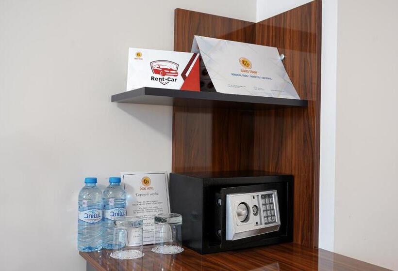 컴포트 트리플 룸, Good Hotel Yerevan