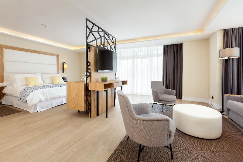 سوییت با چشم‌انداز جانبی دریا, Gran Tacande Wellness & Relax Costa Adeje