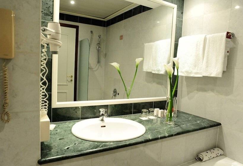 اتاق سوپریور, Leonardo Hotel Milan City Center