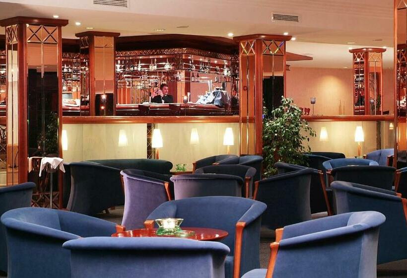 スタンダードルーム, Serrano Palace