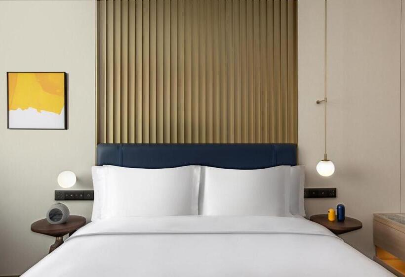 Люкс Кровать Кинг, Voco Wuhan Xinhua, An Ihg