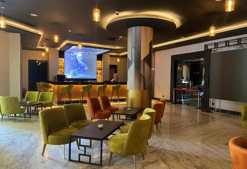 اتاق لوکس با چشم‌انداز باغ, Mövenpick Hotel Cairo   Media City