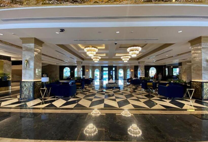 اتاق اجرایی با تخت بزرگ, Mövenpick Hotel Cairo   Media City