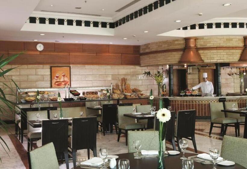 اتاق لوکس با تخت بزرگ, Mövenpick Hotel Cairo   Media City
