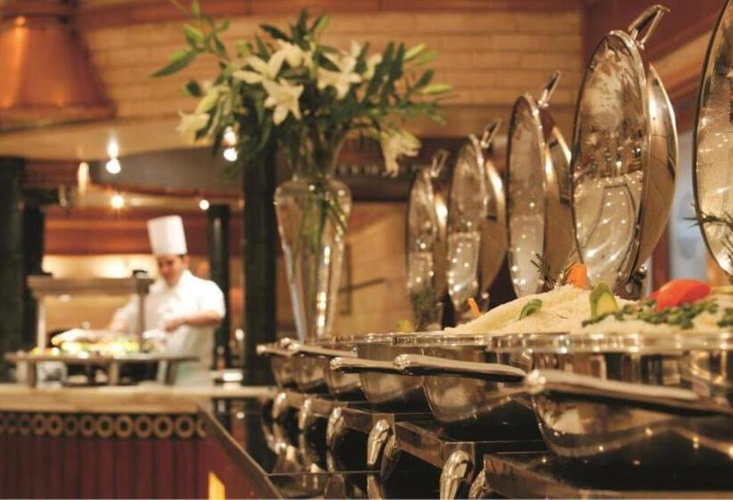 اتاق کلاسیک با تخت دونفره, Mövenpick Hotel Cairo   Media City