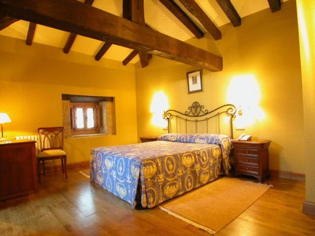 Семейный Номер, Palación De Toñanes