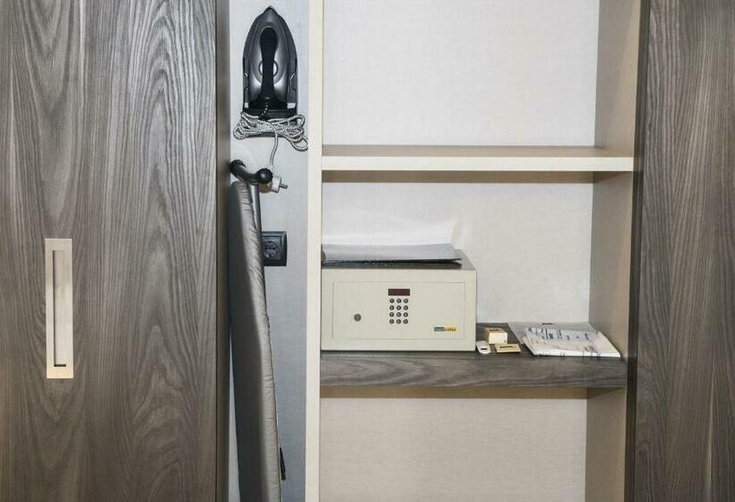 اتاق پرمیوم, Madrid Marriott Auditorium Hotel & Conference Center
