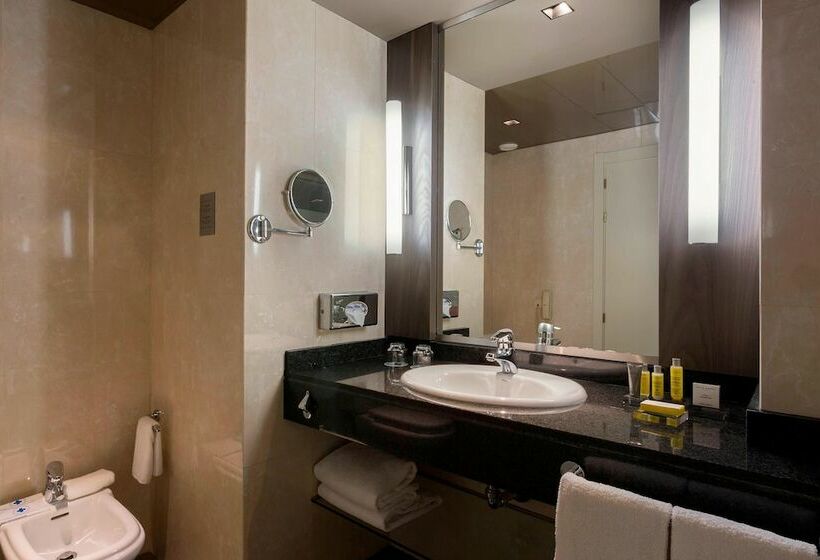 اتاق استاندارد, Madrid Marriott Auditorium Hotel & Conference Center
