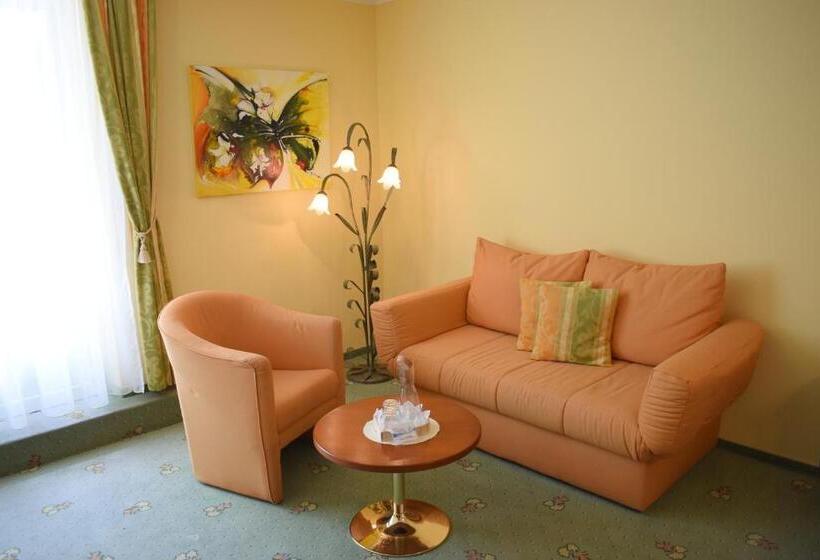 バルコニー付きスタンダードトリプルルーム, Gartenhotel Kloepferkeller