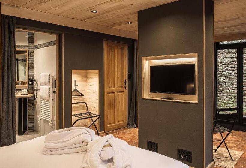 Номер Deluxe с Гидромассажем, Le Domaine Des Prés Verts Suites & Chambres Avec Jacuzzi Privatif à Châteauneuf