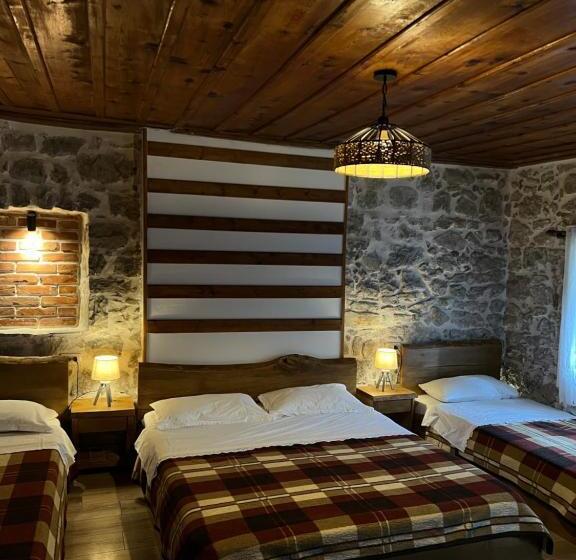 Семейный Номер Вид на Горы, Molla Guest House