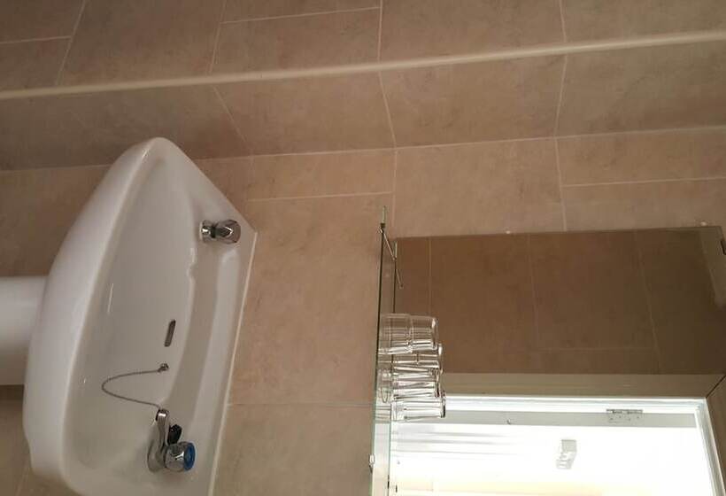 패밀리 룸, Hazelbrook House B&b