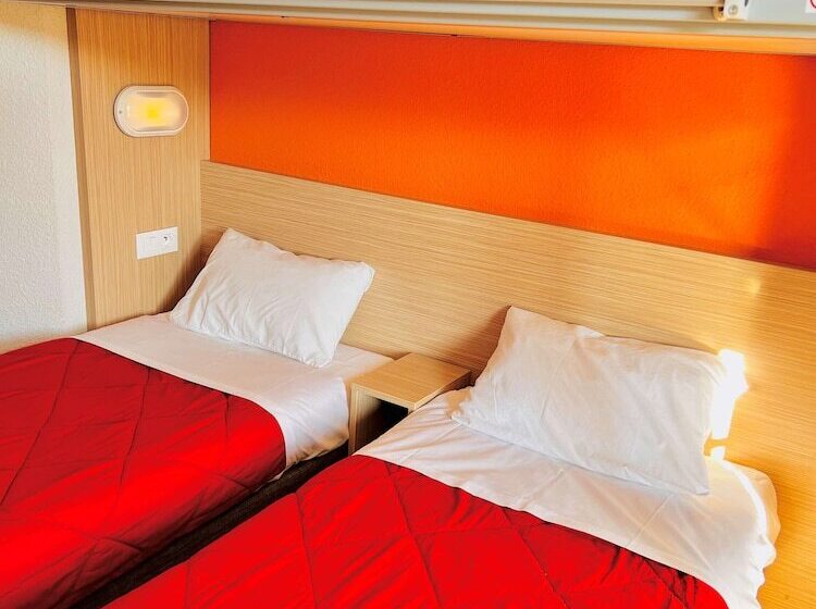Номер Стандарт, Premiere Classe St Quentin En Yvelines Elancourt