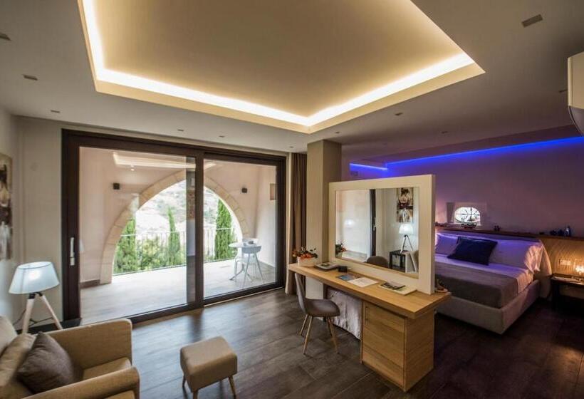 سوئیت با بالکن, Kete Deluxe Rooms