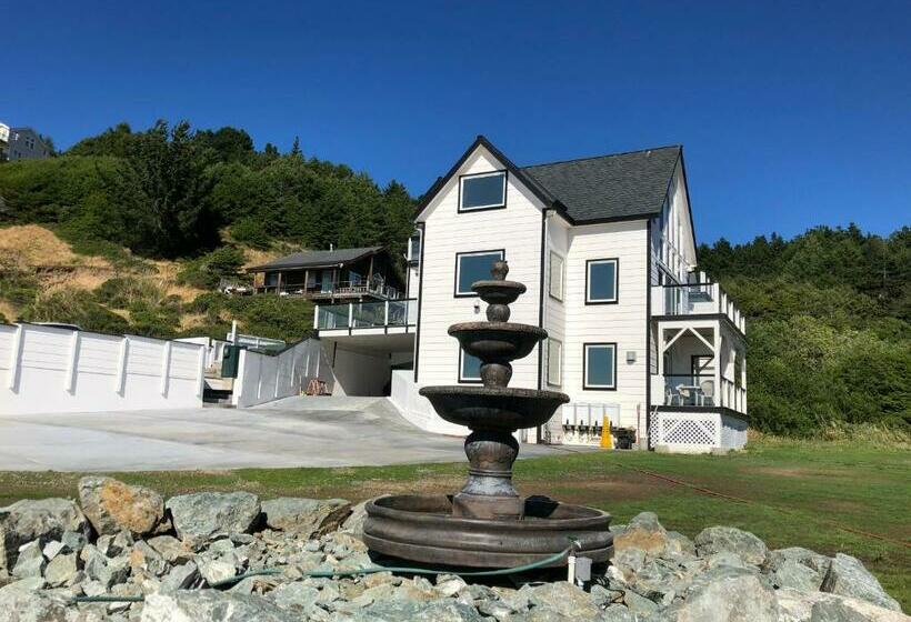 Люкс Вид на Море, The Castle Inn Of The Lost Coast