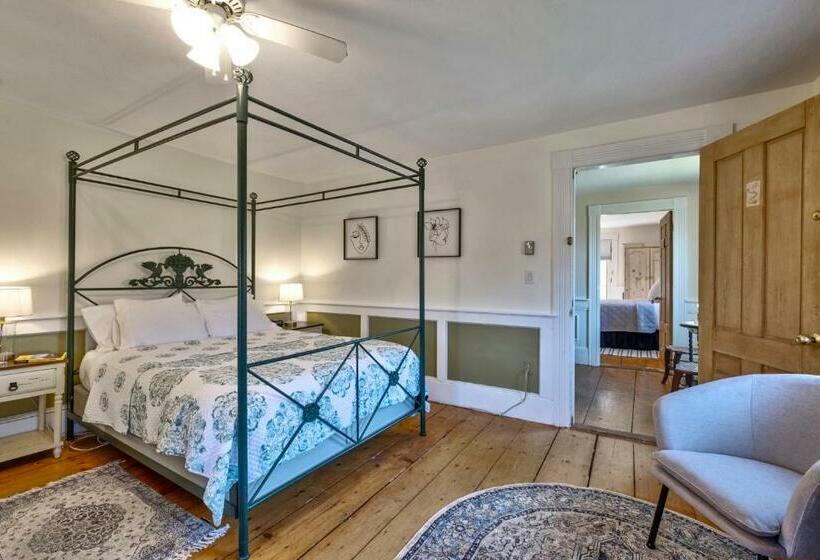 Номер Deluxe, Youngtown Inn