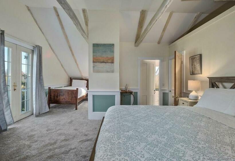 Номер Стандарт Трехместный, Youngtown Inn