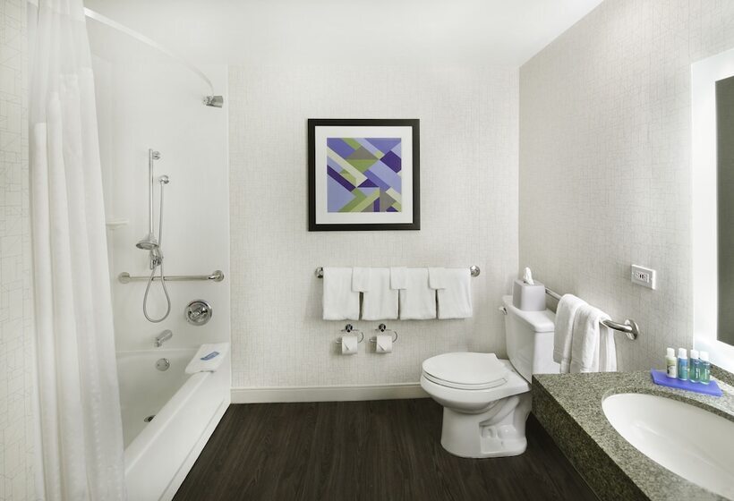 Pokój Standard 2 Łóżka Małżeńskie, Holiday Inn Express Hotel & Suites Fisherman S Wharf, An Ihg