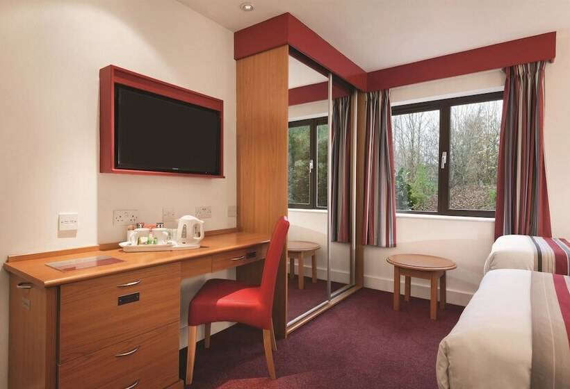 Номер Стандарт, Ramada Cambridge