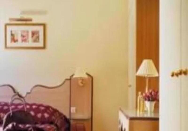 اتاق استاندارد چهار تخته, Unic Renoir Saint Germain