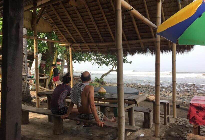Номер Стандарт, Medewi Secret Surfcamp