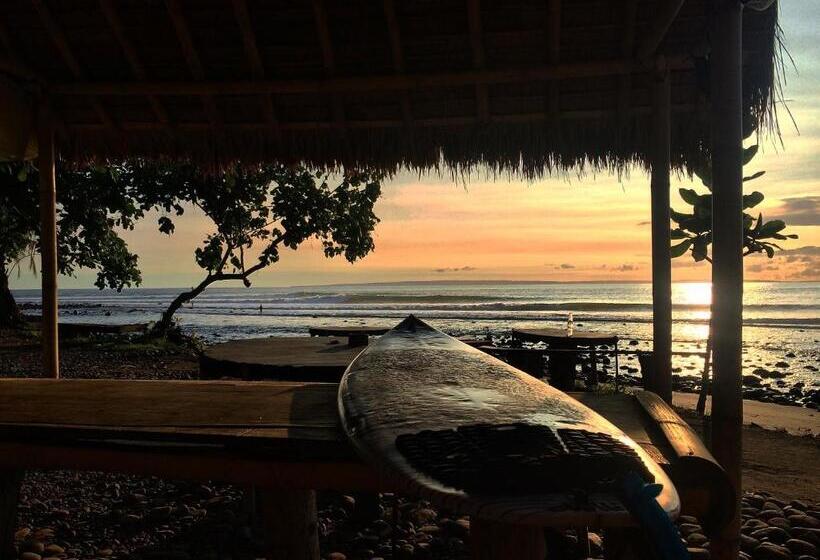 デラックスルーム, Medewi Secret Surfcamp