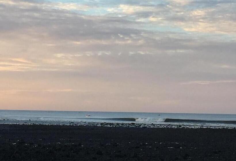 Номер Стандарт, Medewi Secret Surfcamp