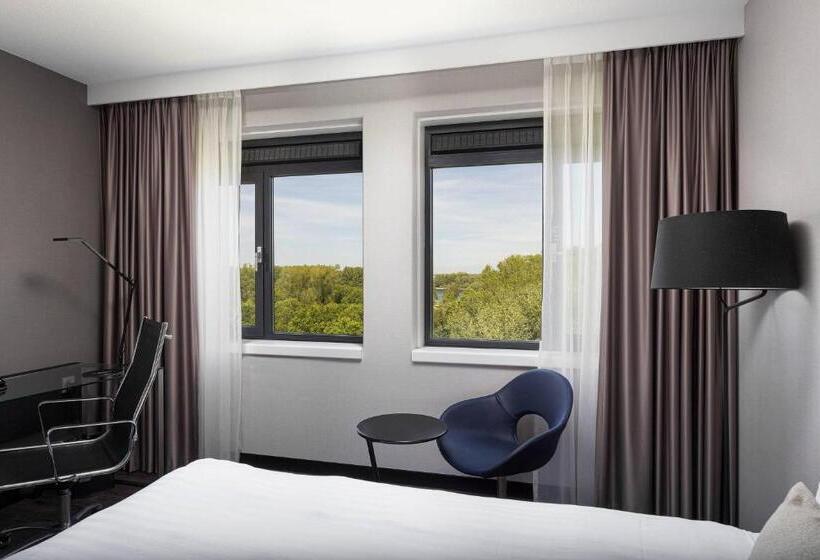 Chambre Supérieure Lit King Size, Courtyard By Marriott Amsterdam Airport