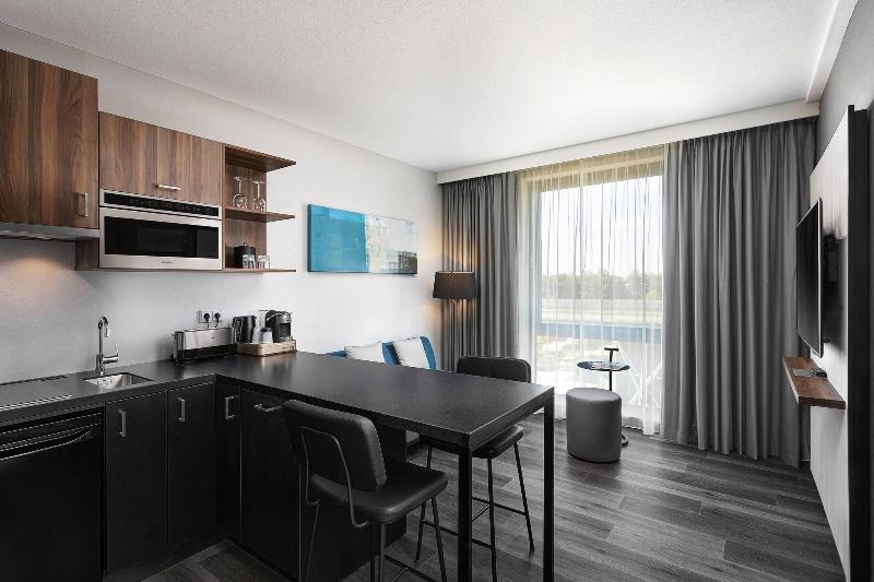 Studio Standard Lit King Size, Courtyard By Marriott Amsterdam Airport