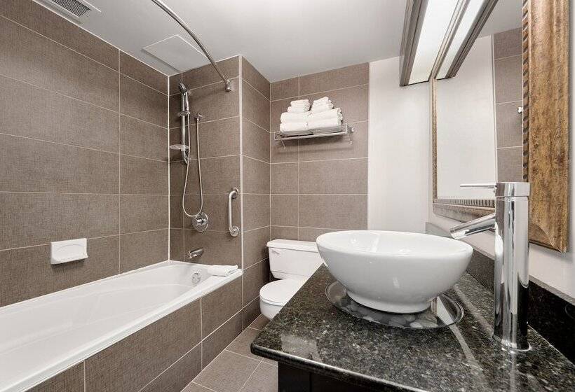 Номер Стандарт 2 Двуспальные Кровати, Travelodge By Wyndham Quebec City Hotel & Convention Centre