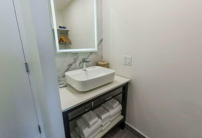 Номер Стандарт 2 Двуспальные Кровати, Travelodge By Wyndham Quebec City Hotel & Convention Centre
