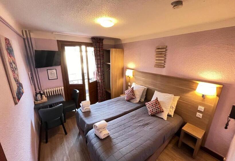 带城市景观的标准间, Hôtel Du Cheval Blanc Barcelonnette