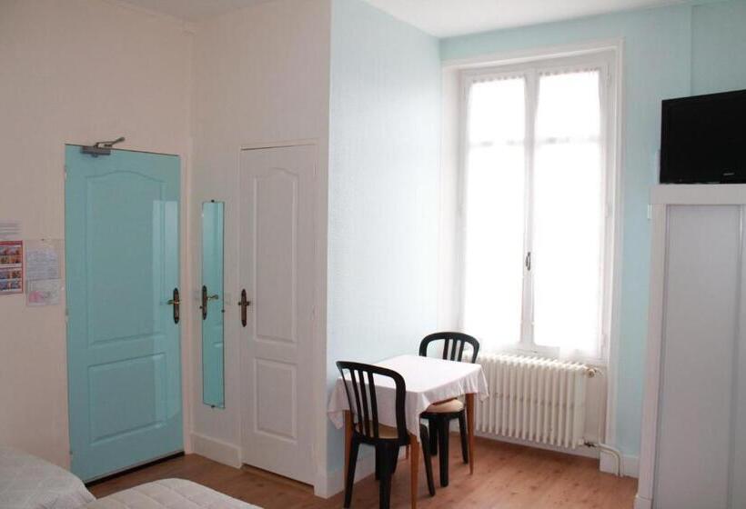 اتاق استاندارد چهار تخته, Logis Hôtel Beauséjour