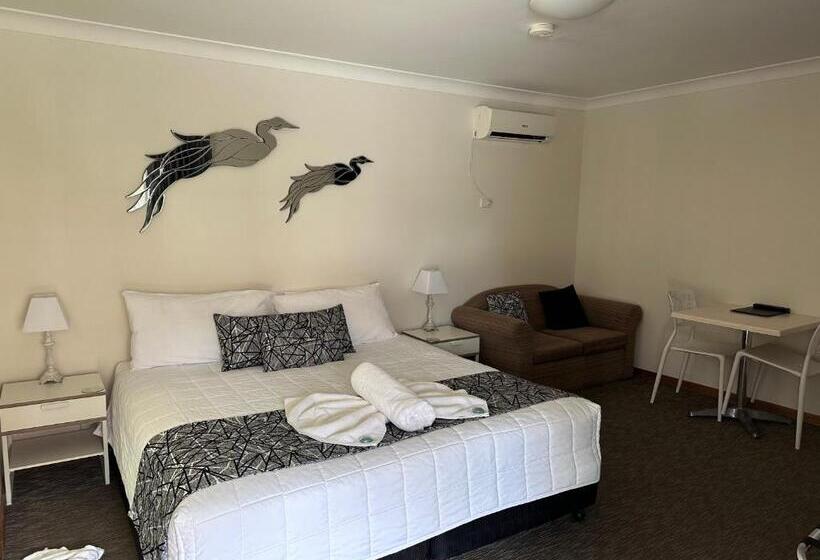 带大床的豪华间, Karuah Motor Inn