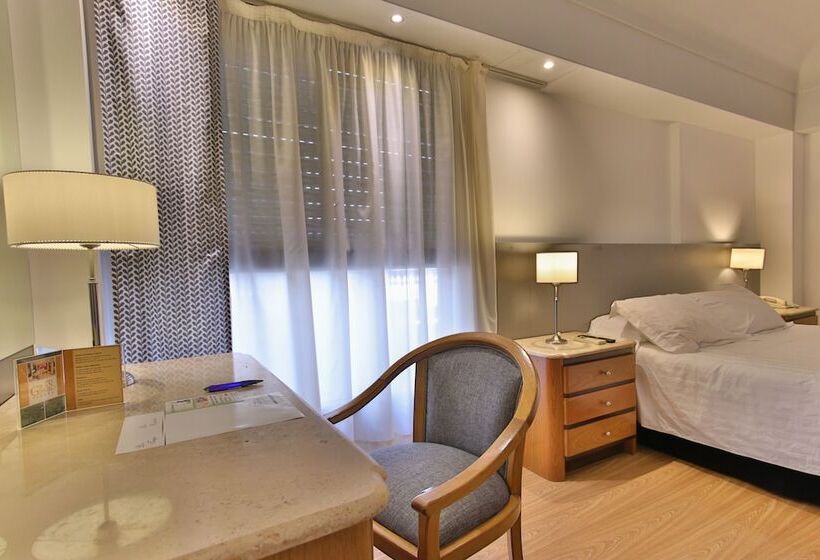 غرفة سوبيريور ثلاثية, Gran Hotel Paraná