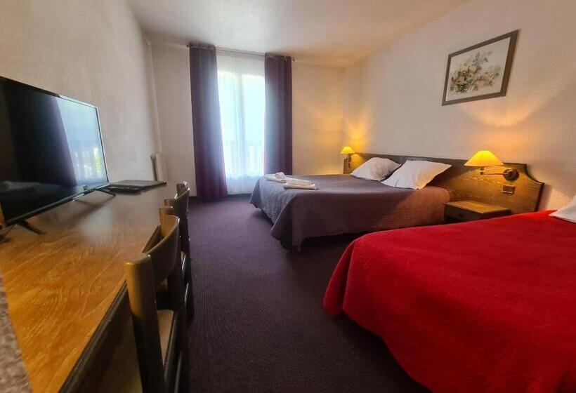 اتاق سوپریور سه تخته, Hôtel Le Montaigu