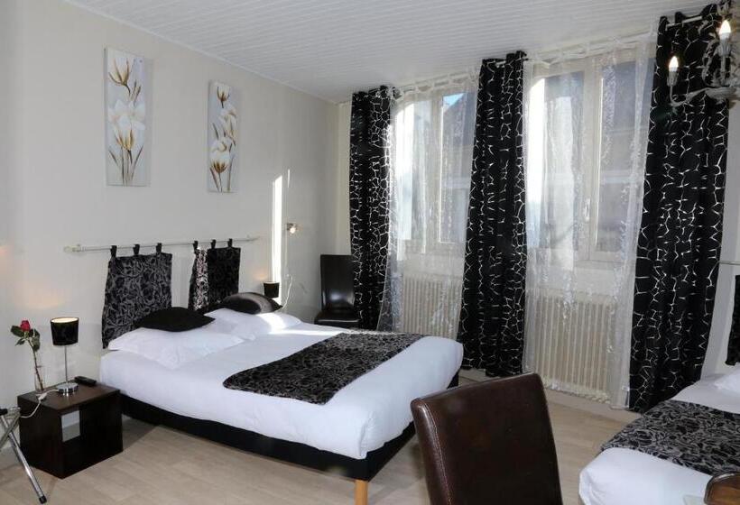 غرفة قياسية ثلاثية, Logis L'ecu De France