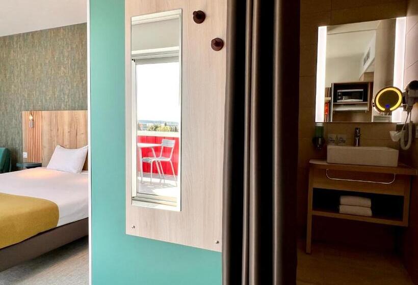 Трехместный Номер Комфорт, The Originals City, Hôtel Le Puech, Narbonne